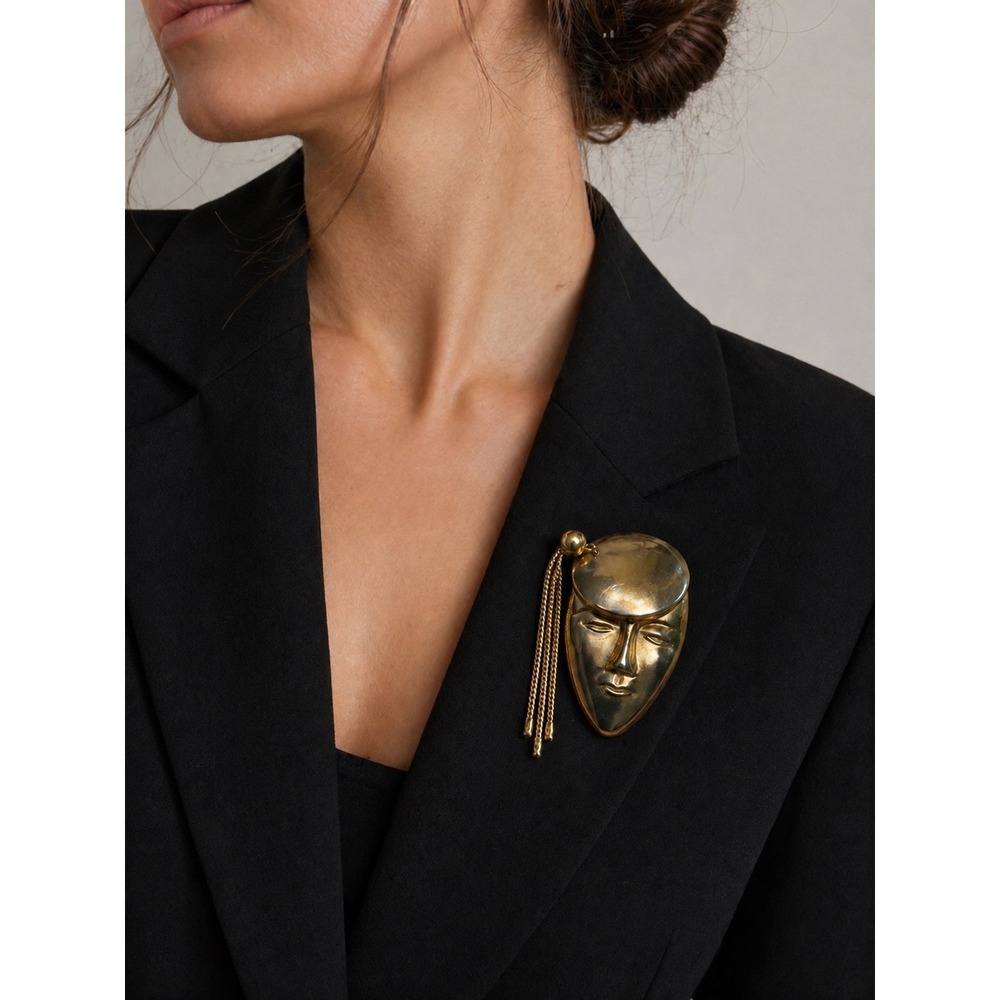 Vintage Gold Tone Mask Brooch Dimensional Face Pin Tassel Dangle Venetian Modern - Picture 2 of 10